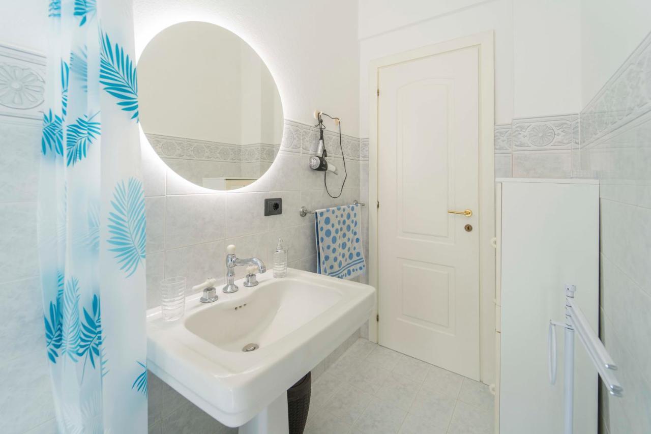 193 - Casa Via Della Chiusa - Centralissimo E Vicino Alla Baia Del Silenzio, Spiaggia E Mare 150M - Parcheggio Gratis Incluso E Aria Condizionata Sestri Levante Esterno foto